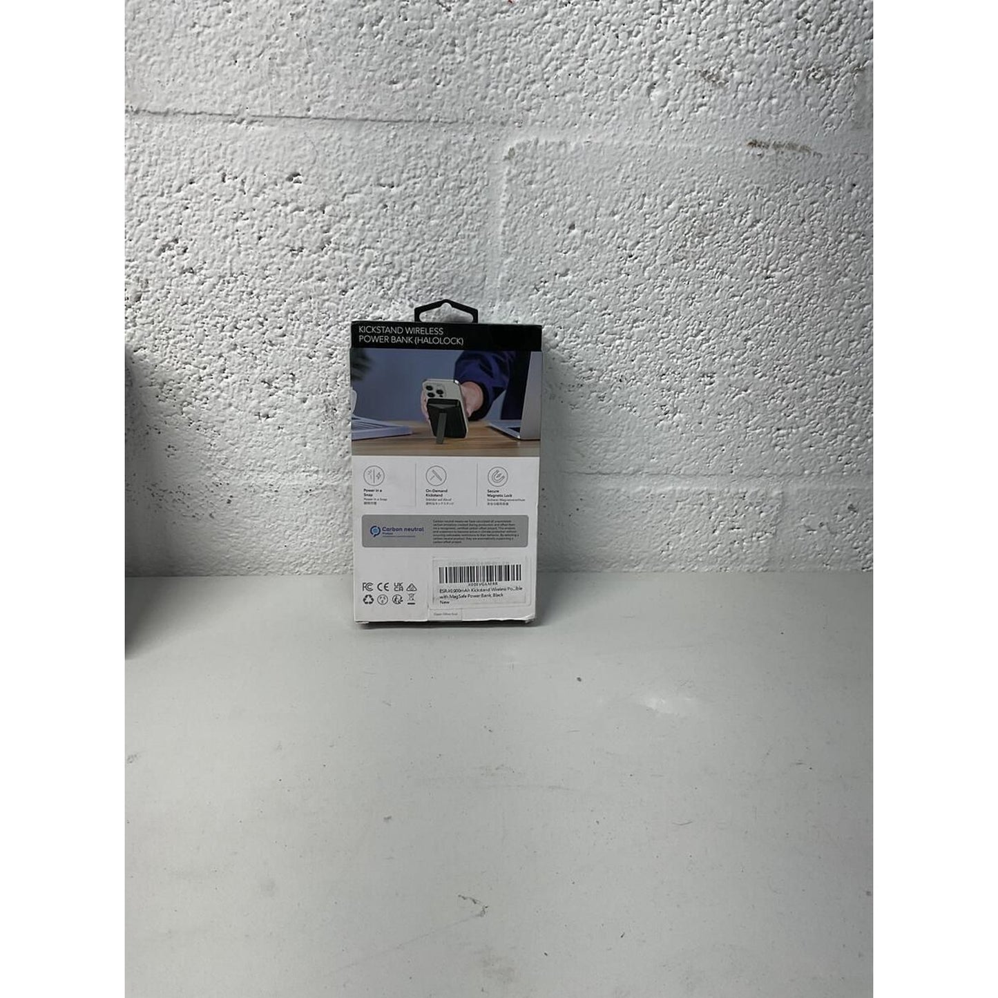 ESR Kickstand Wireless 10000mAh Power Bank black