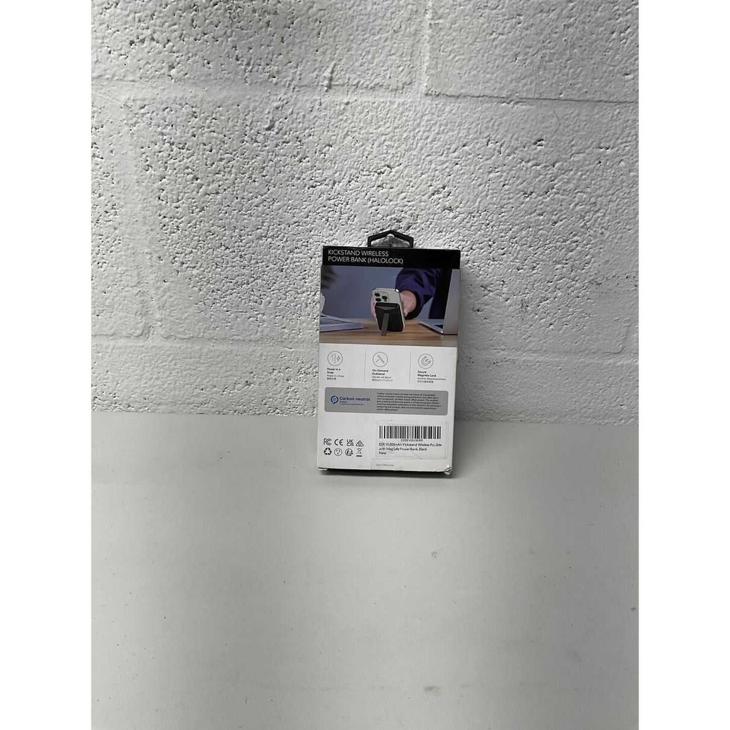 ESR Kickstand Wireless 10000 mAh Power Bank black