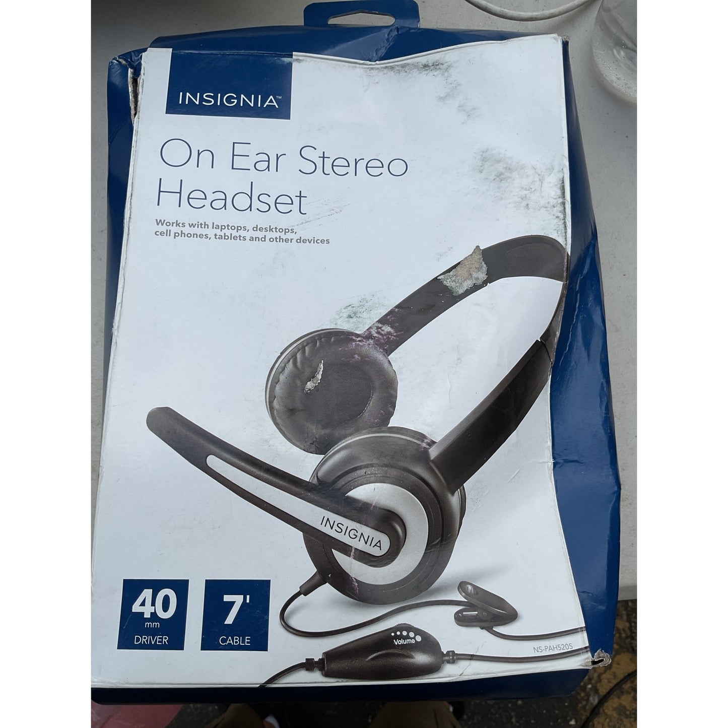 On ear stereo headset Wired - Insignia