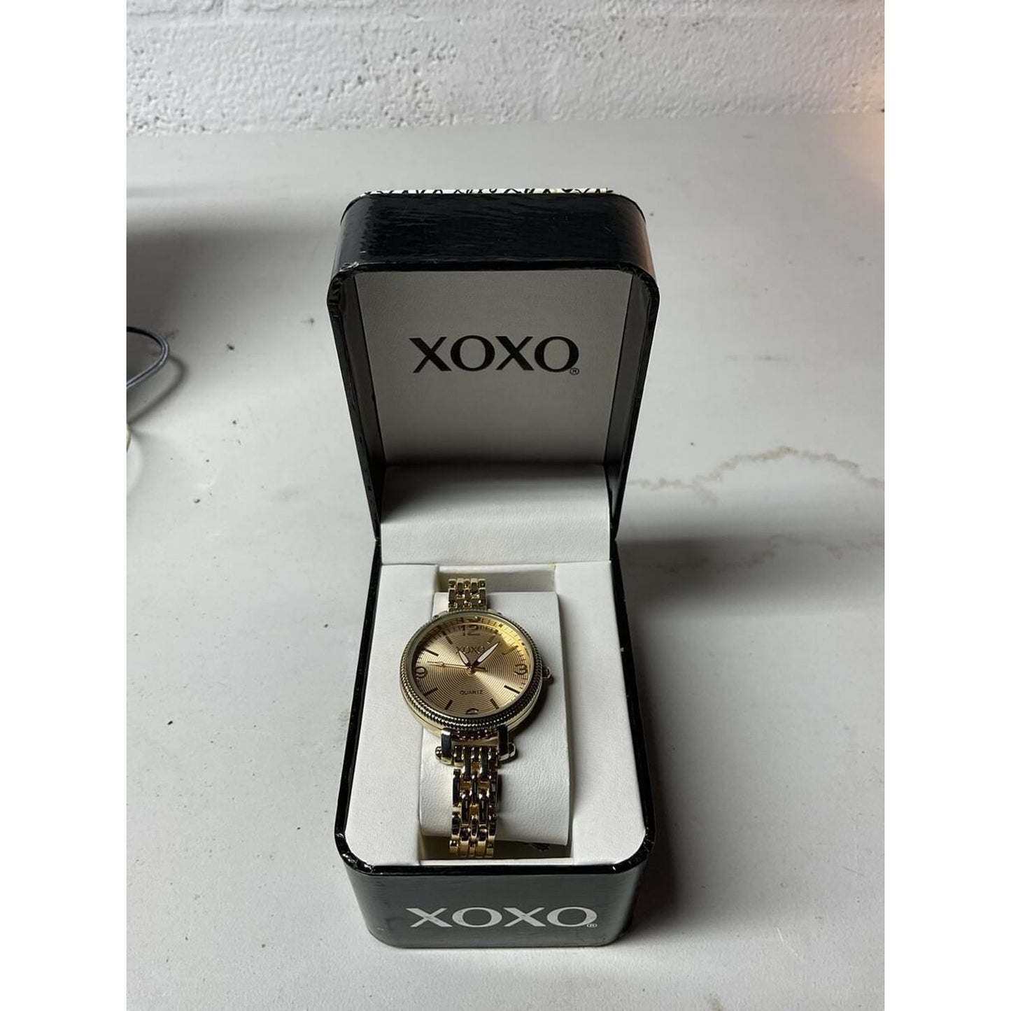 XOXO Woman’s Gold Quartz Watch model XO5754AZ0723