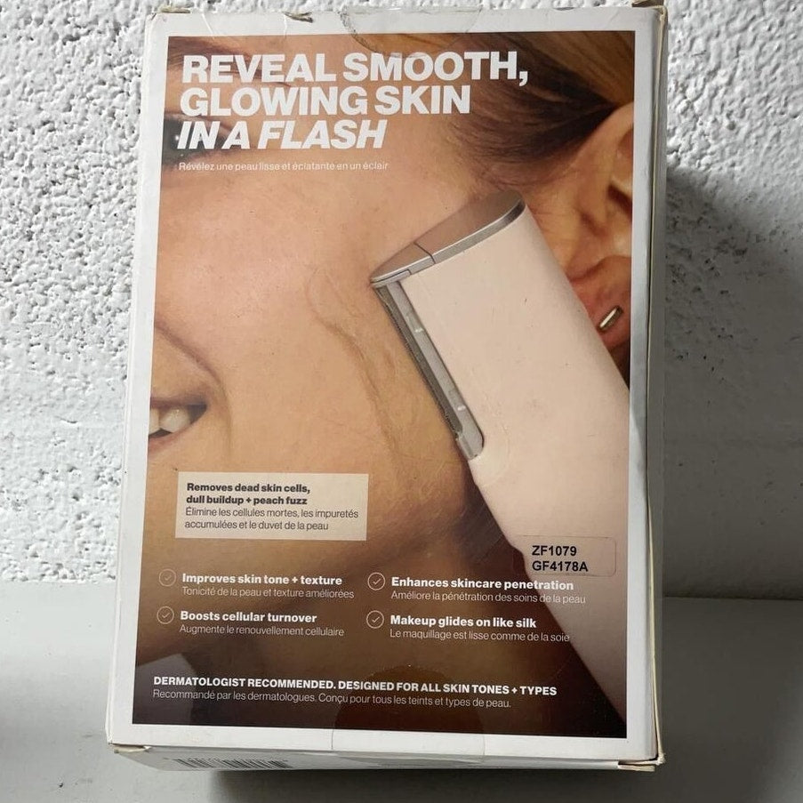 Sonic Dermaplaning + Peach Fuzz Removal - Open Box