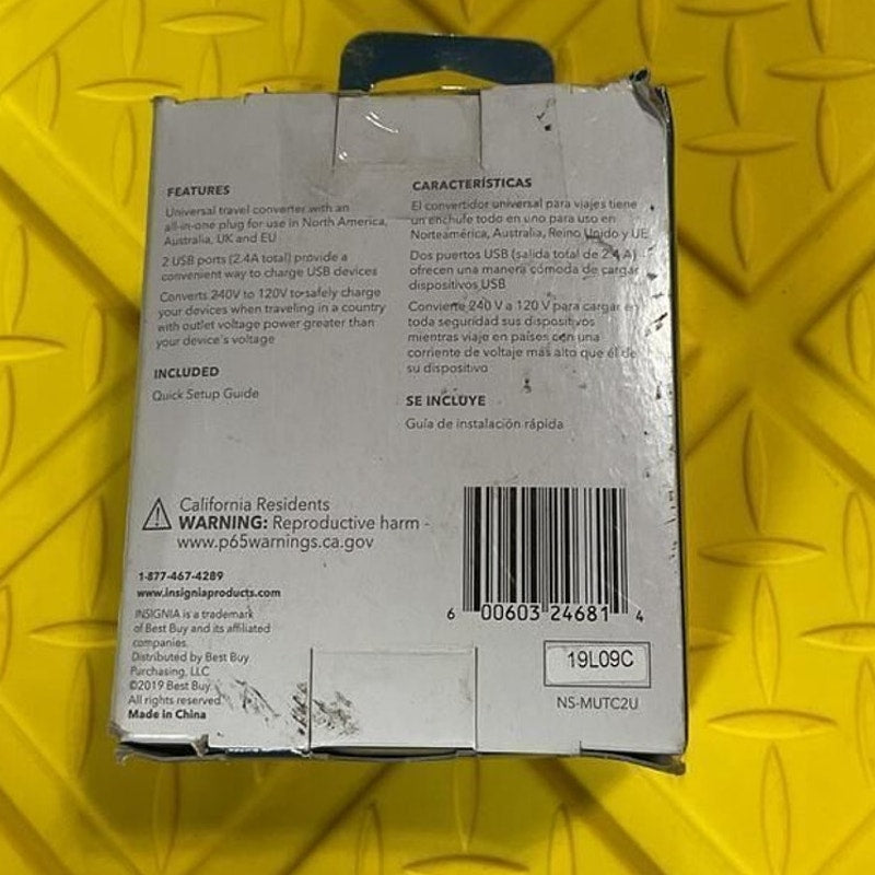 INSIGNIA ALL IN 1 Travel Converter- Open Box