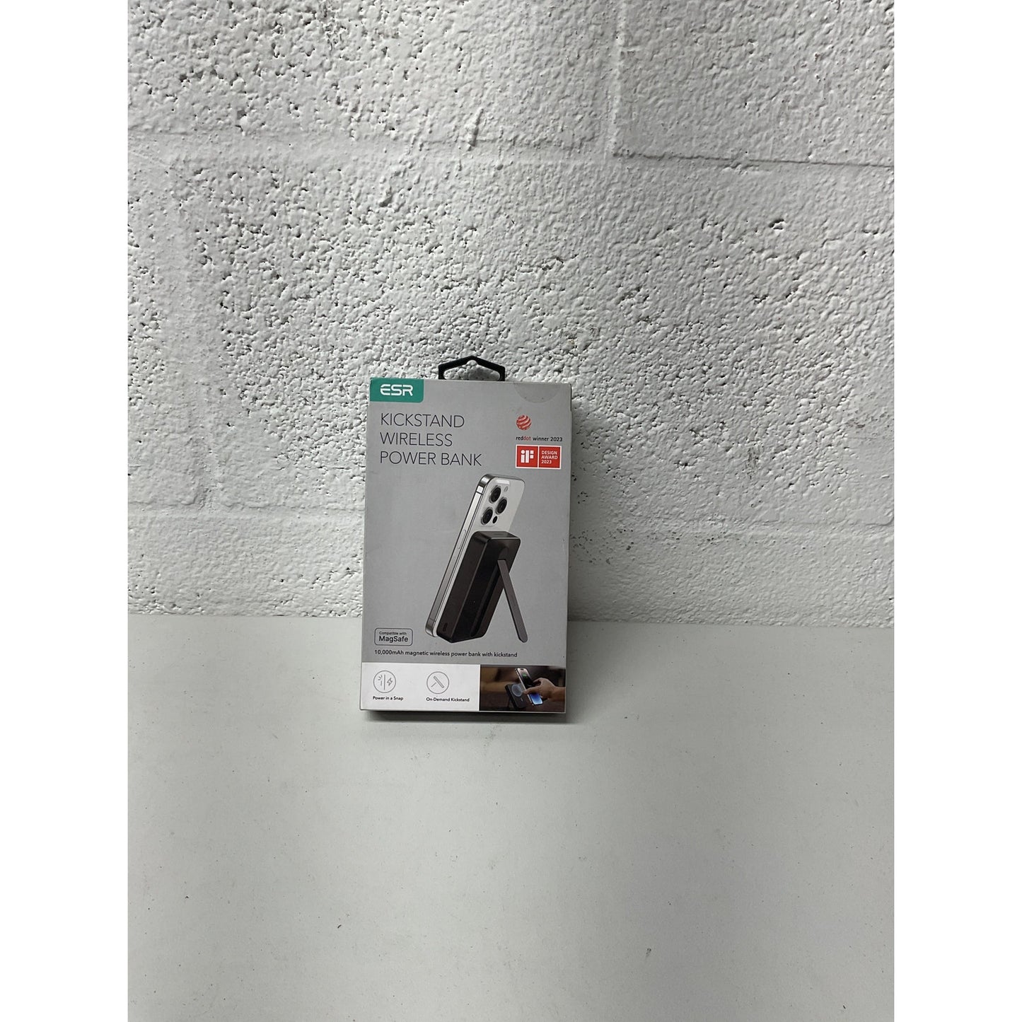 ESR Kickstand Wireless Power Bank 10000mAh