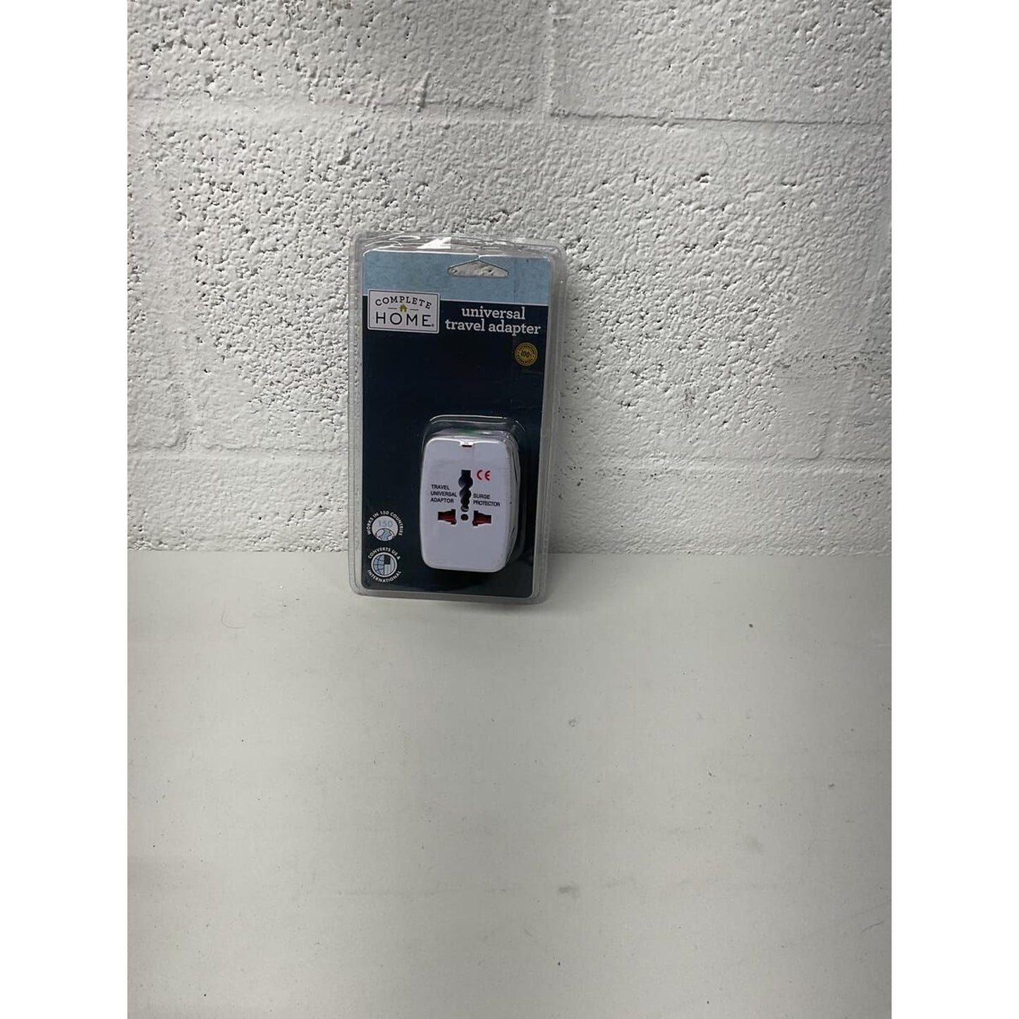 UNIVERSAL TRAVEL ADAPTER